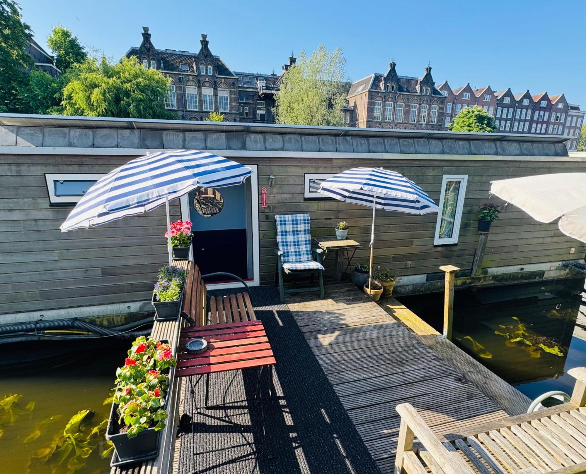 Peaceful On A Houseboat In The Centre Bed and breakfast Ámsterdam